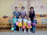 Дети и сотрудники РЦ Цветик-семицветик в гостях у детского сада Рябинка